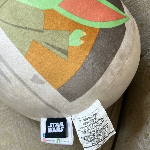 Mandalorian Child Baby Yoda Cloud Pillow Yoda in Carriage Star Wars 11" (Disney) - Picture 3 of 5